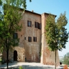 Castello di Saltemnano, a Monteroni d'Arbia, agriturismo Siena